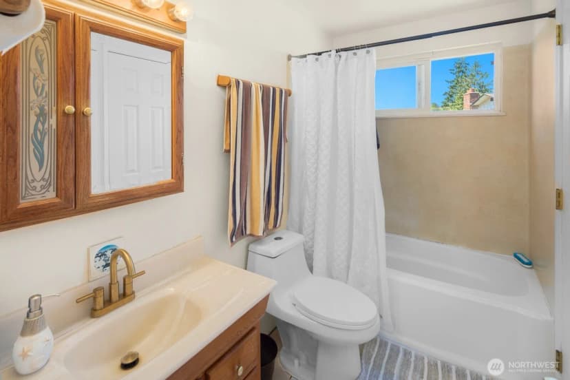 Property photo for 3235 33rd Avenue S, Seattle photo 26