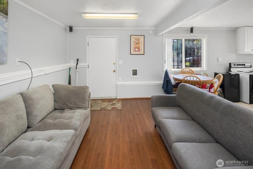 Property photo for 3235 33rd Avenue S, Seattle photo 17