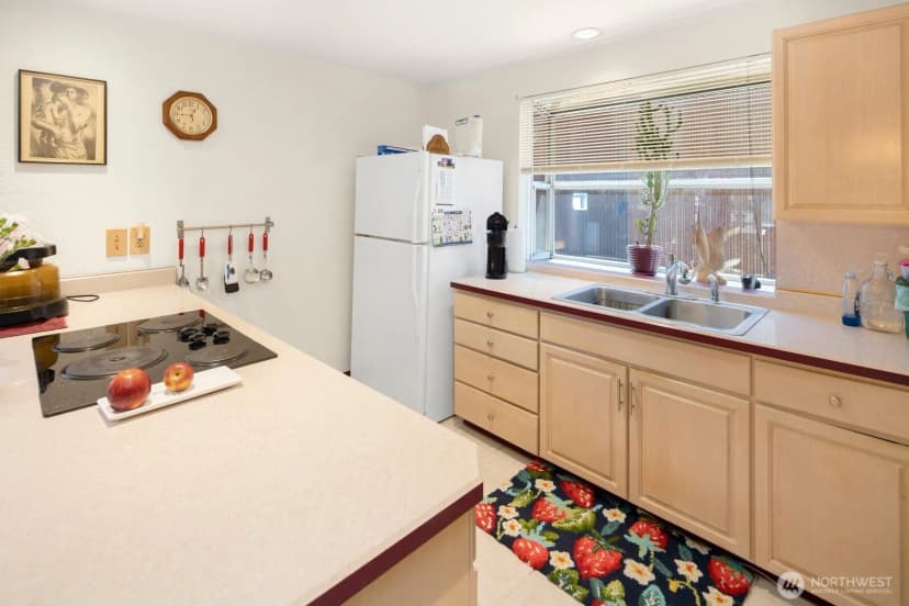 Property photo for 3235 33rd Avenue S, Seattle photo 14