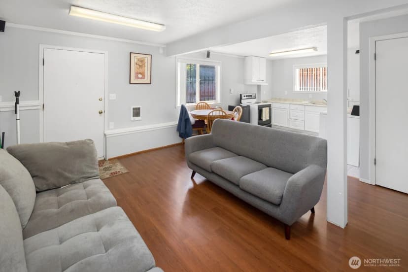 Property photo for 3235 33rd Avenue S, Seattle photo 16