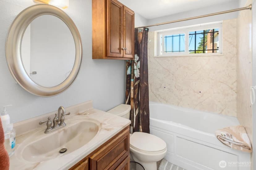 Property photo for 3235 33rd Avenue S, Seattle photo 23