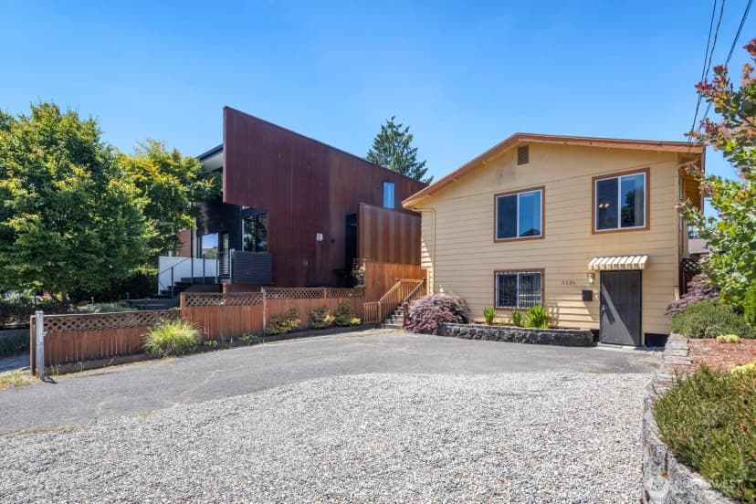Property photo for 3235 33rd Avenue S, Seattle photo 2