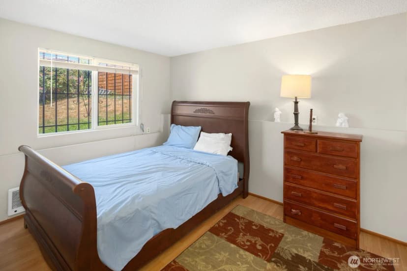 Property photo for 3235 33rd Avenue S, Seattle photo 24