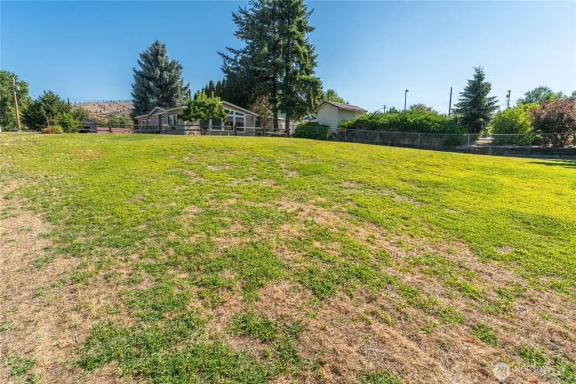Property photo for 804 E Wapato Avenue, Chelan photo 28