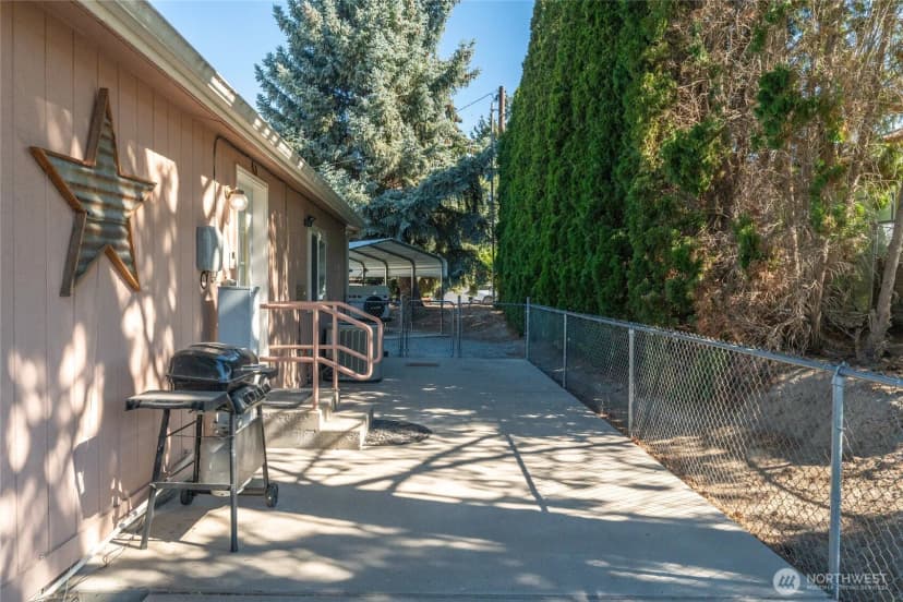 Property photo for 804 E Wapato Avenue, Chelan photo 33
