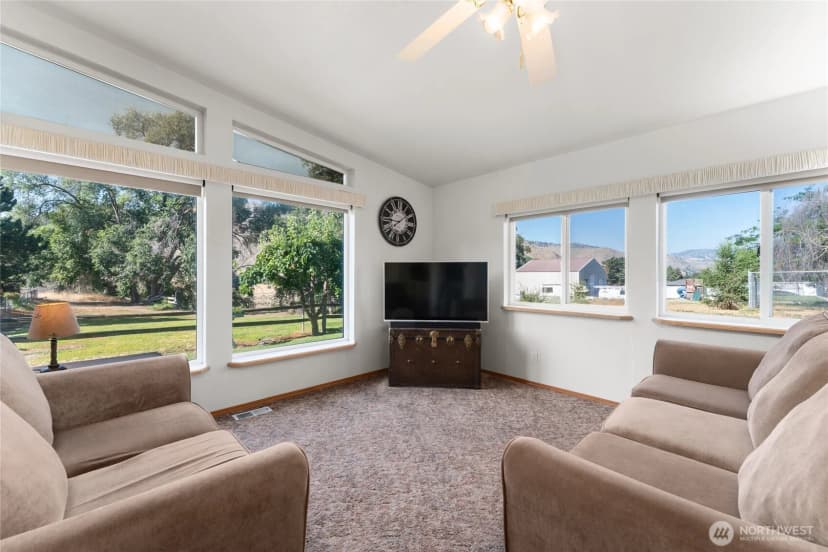 Property photo for 804 E Wapato Avenue, Chelan photo 14