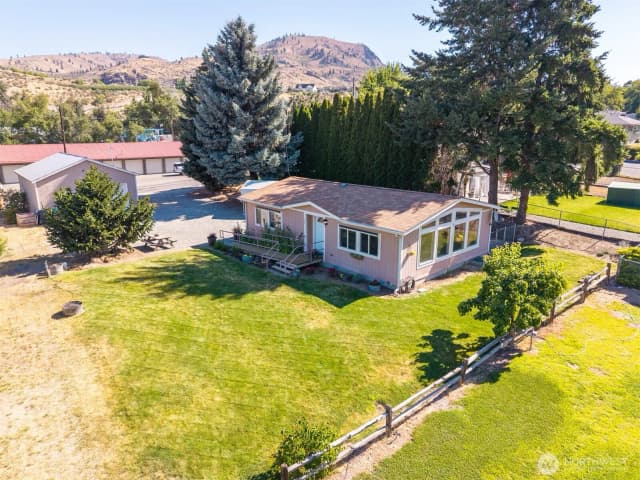 Property photo for 804 E Wapato Avenue, Chelan