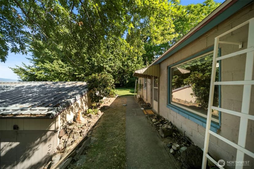 Property photo for 2301 Nw Cascade Avenue, East Wenatchee photo 3