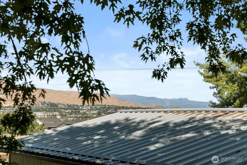 Property photo for 2301 Nw Cascade Avenue, East Wenatchee photo 35