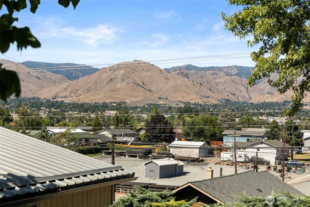 Property photo for 2301 Nw Cascade Avenue, East Wenatchee photo 5
