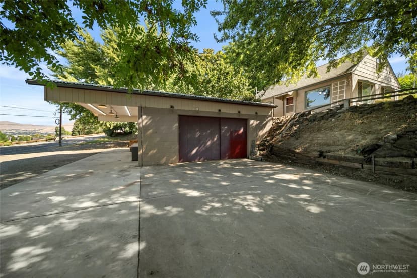 Property photo for 2301 Nw Cascade Avenue, East Wenatchee photo 28