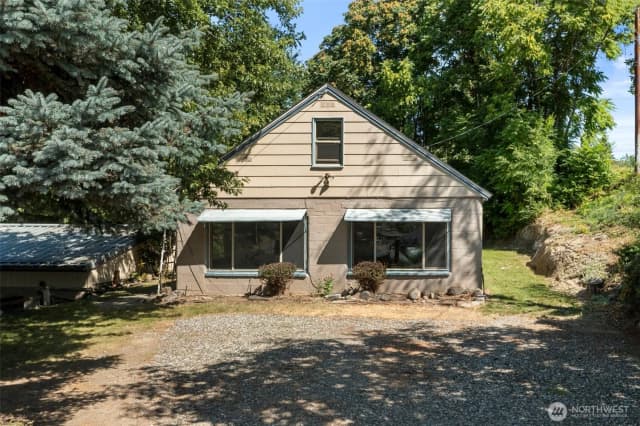 Property photo for 2301 Nw Cascade Avenue, East Wenatchee