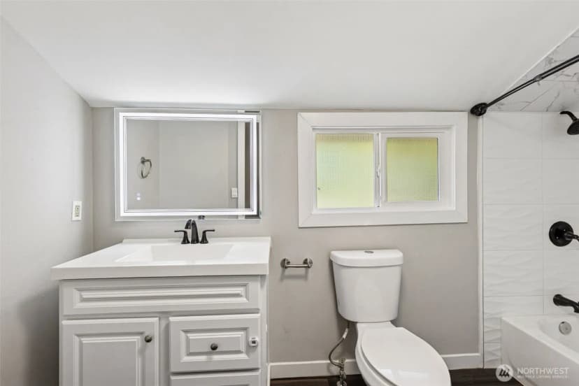 Property photo for 1524 26th Avenue Ne, Olympia photo 8