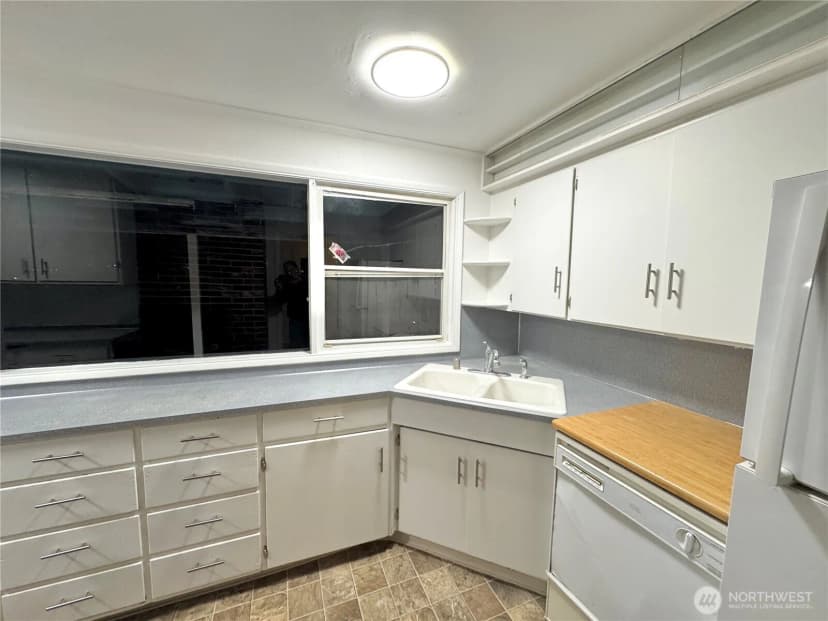 Property photo for 6539 Ardmore Drive Sw, Lakewood photo 13