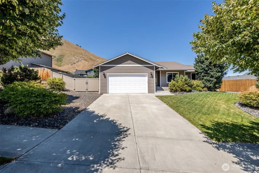 Property photo for 2124 Citation Loop, Wenatchee