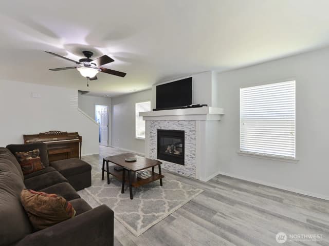 Property photo for 3073 Hoffman Hill Boulevard, Dupont photo 2