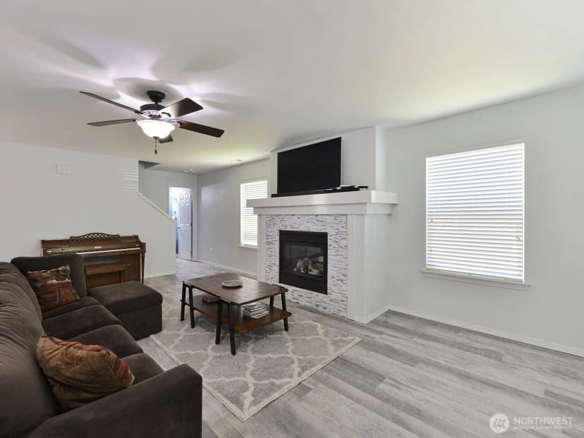 Property photo for 3073 Hoffman Hill Boulevard, Dupont photo 2