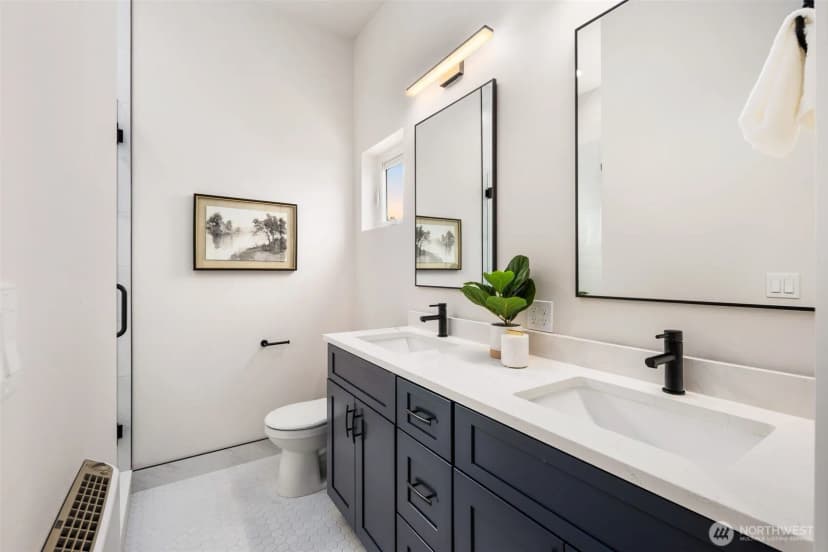 Property photo for 9694 B 51st Avenue S, Seattle photo 12