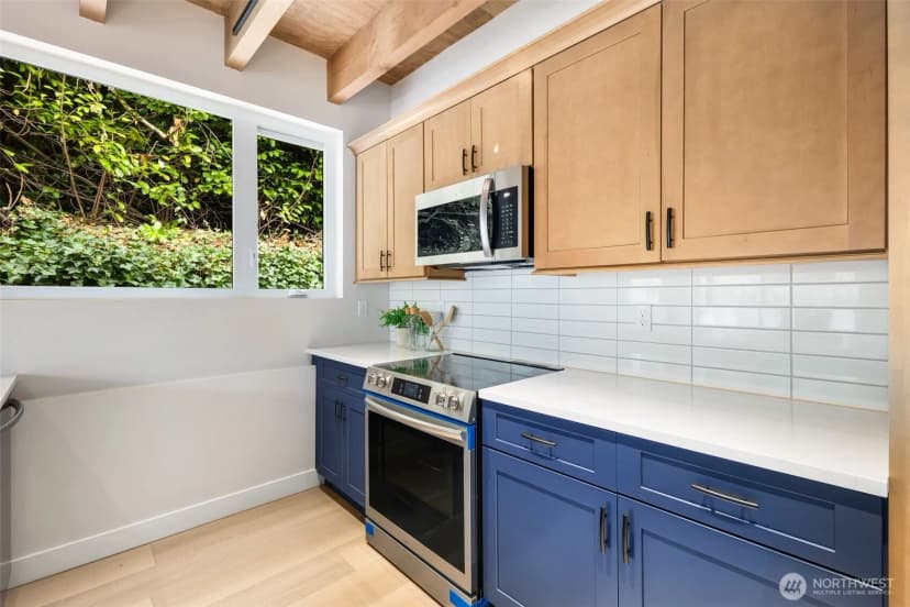 Property photo for 9694 B 51st Avenue S, Seattle photo 10