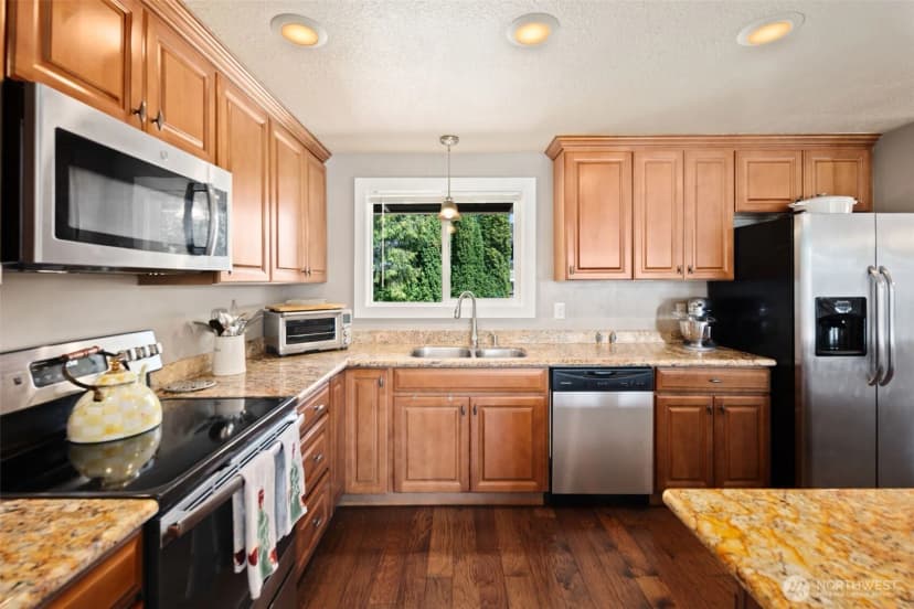 Property photo for 20912 125th Avenue Se, Kent photo 12