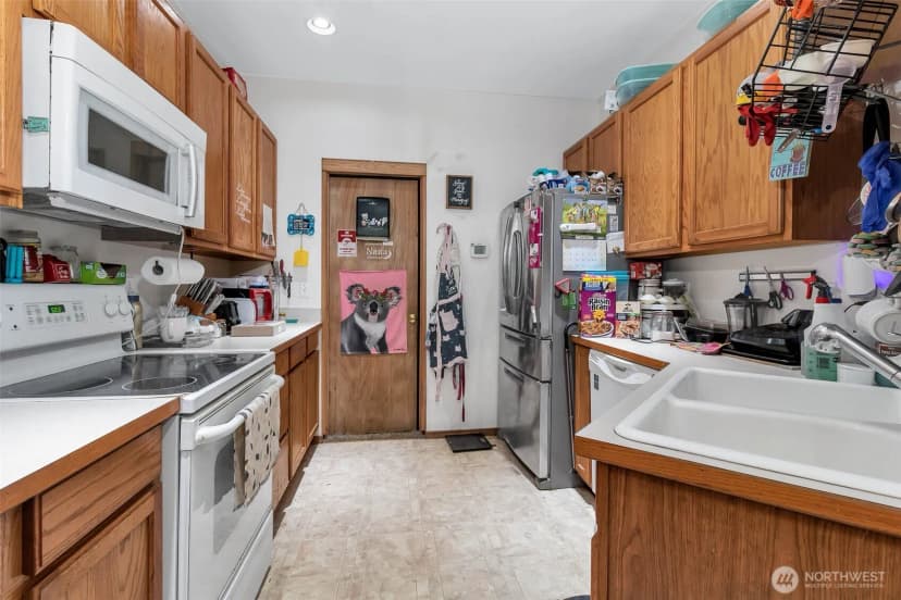 Property photo for 315 350th Street E, Roy photo 9