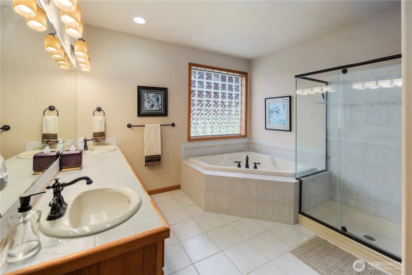 Property photo for 526 148th Street Ne, Arlington photo 29
