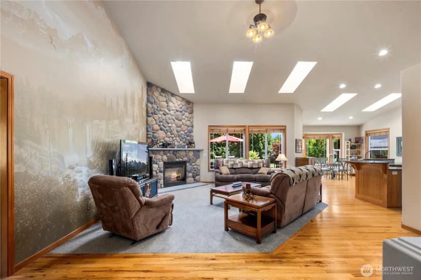Property photo for 526 148th Street Ne, Arlington photo 12