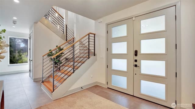 Property photo for 5202 Forest Avenue Se, Mercer Island photo 4
