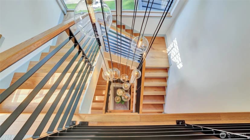 Property photo for 5202 Forest Avenue Se, Mercer Island photo 2