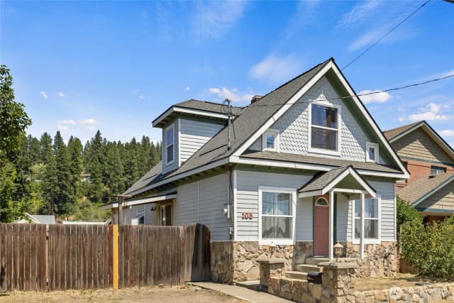 Property photo for 105 E Second Street, Cle Elum photo 2