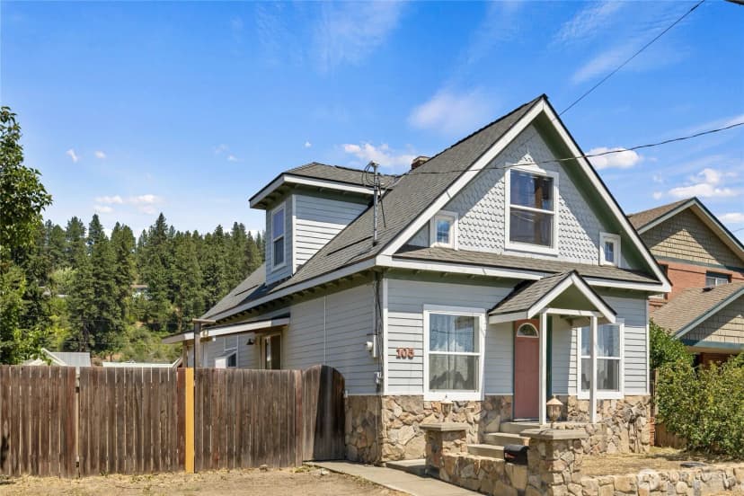 Property photo for 105 E Second Street, Cle Elum photo 2