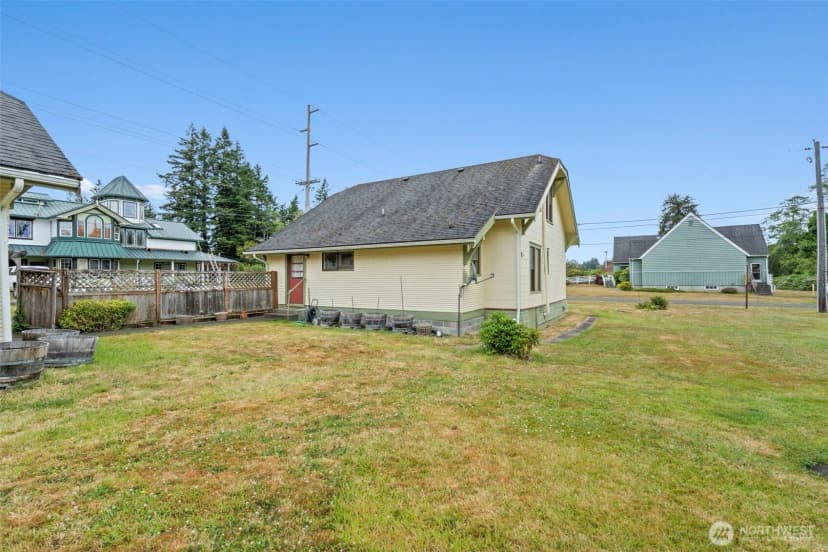 Property photo for 802 May Street, Raymond photo 23