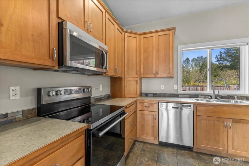 Property photo for 6709 58th Drive Ne, Marysville photo 4