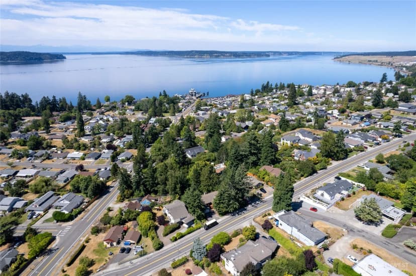 Property photo for 1015 Sequalish Street, Steilacoom photo 29