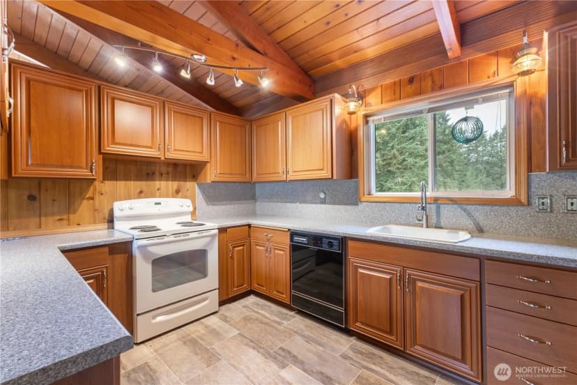 Property photo for 34412 Mountain Highway E, Eatonville photo 10