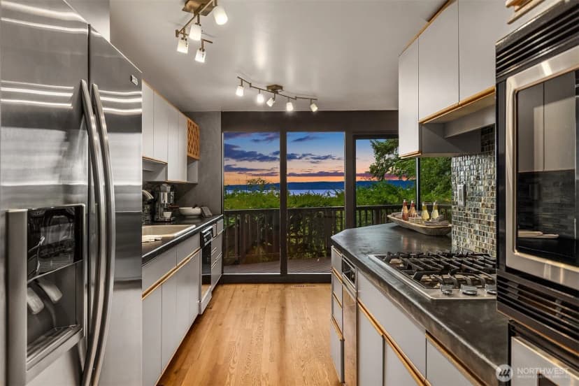 Property photo for 2650 Sw 151st Place, Burien photo 12