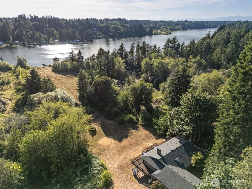 Property photo for 5415 Johnson Point Road Ne, Olympia