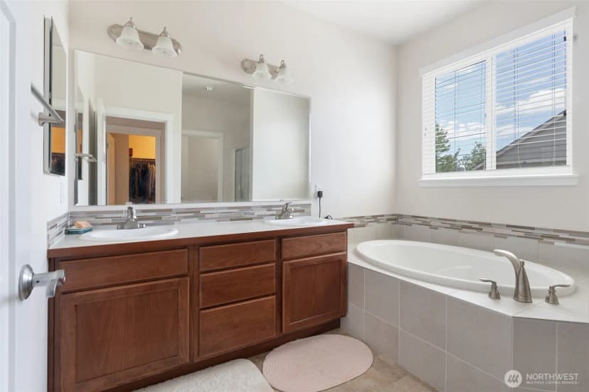 Property photo for 9647 6th Way Se, Lacey photo 31
