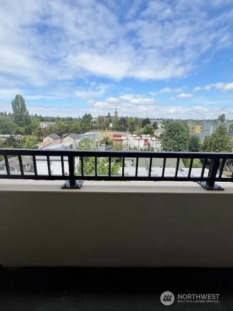 Property photo for 4540 8th Avenue Ne #903, Seattle photo 14