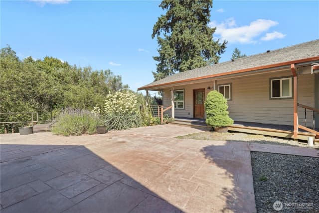Property photo for 11523 Clover Crest Drive Sw, Lakewood photo 2