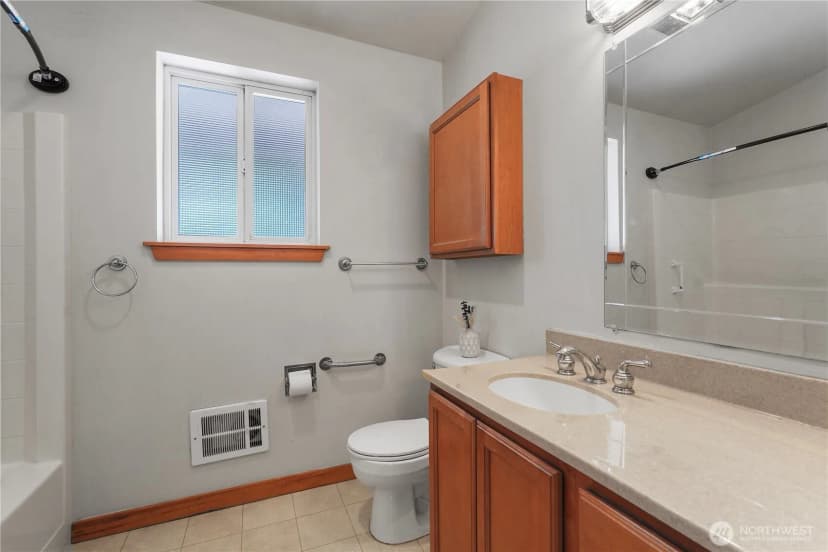 Property photo for 11523 Clover Crest Drive Sw, Lakewood photo 38