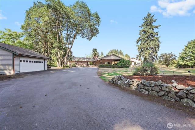 Property photo for 11523 Clover Crest Drive Sw, Lakewood photo 3