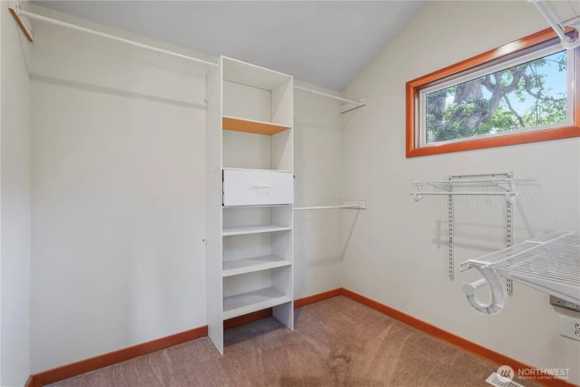 Property photo for 11523 Clover Crest Drive Sw, Lakewood photo 17