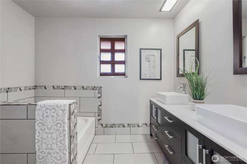 Property photo for 11523 Clover Crest Drive Sw, Lakewood photo 18