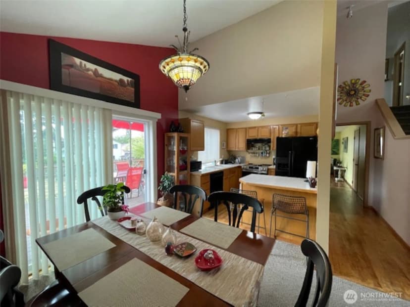 Property photo for 32511 Mckay Lane, Black Diamond photo 18
