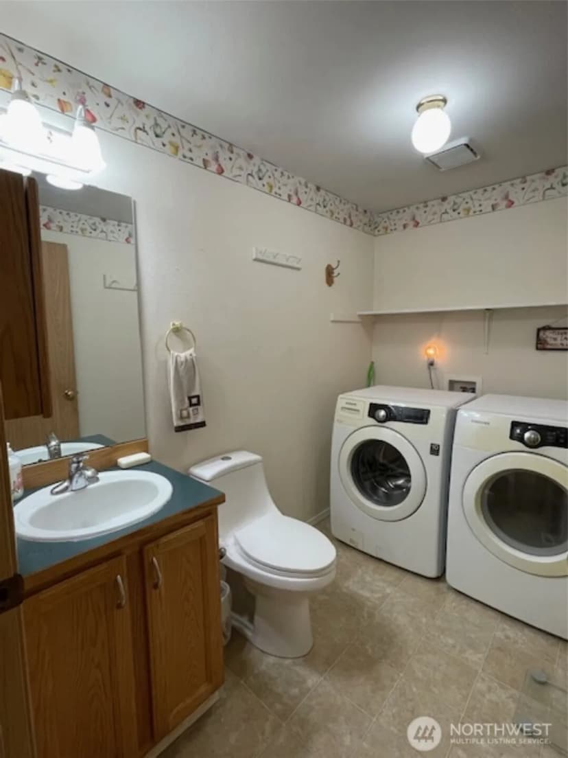 Property photo for 32511 Mckay Lane, Black Diamond photo 37