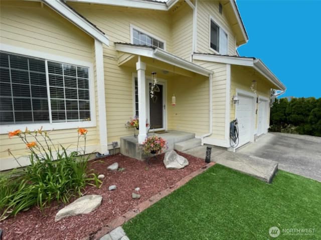 Property photo for 32511 Mckay Lane, Black Diamond photo 2