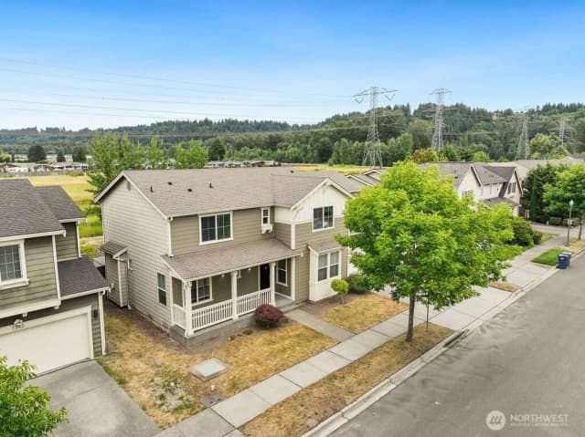 Property photo for 1353 32nd Place Ne, Auburn
