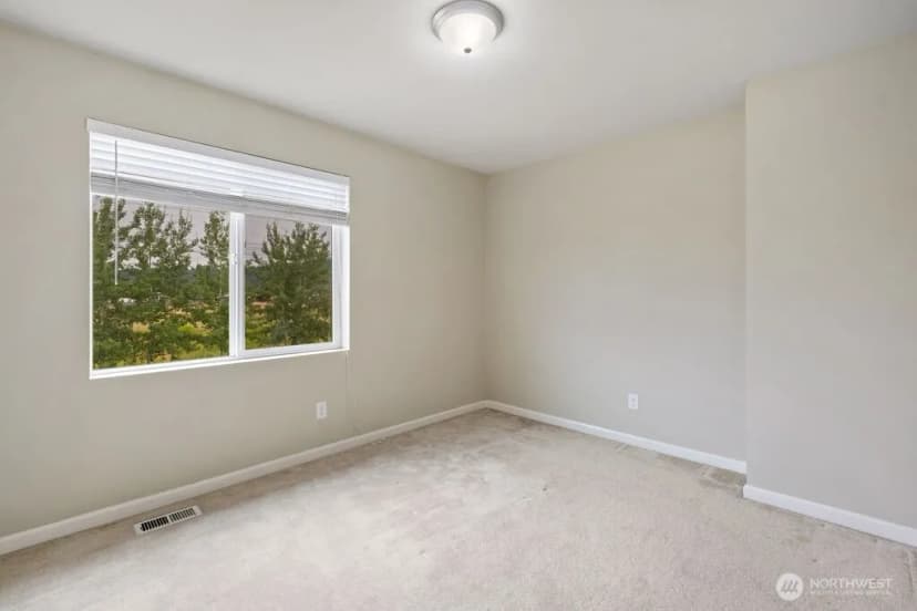 Property photo for 1353 32nd Place Ne, Auburn photo 27
