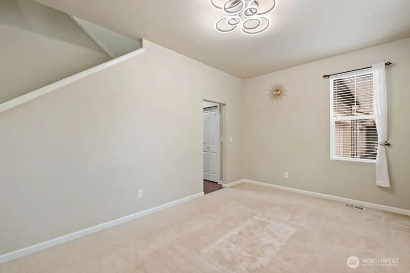 Property photo for 1353 32nd Place Ne, Auburn photo 5